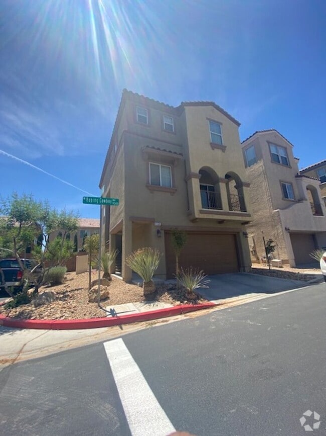 Building Photo - 9309 Roping Cowboy Ave