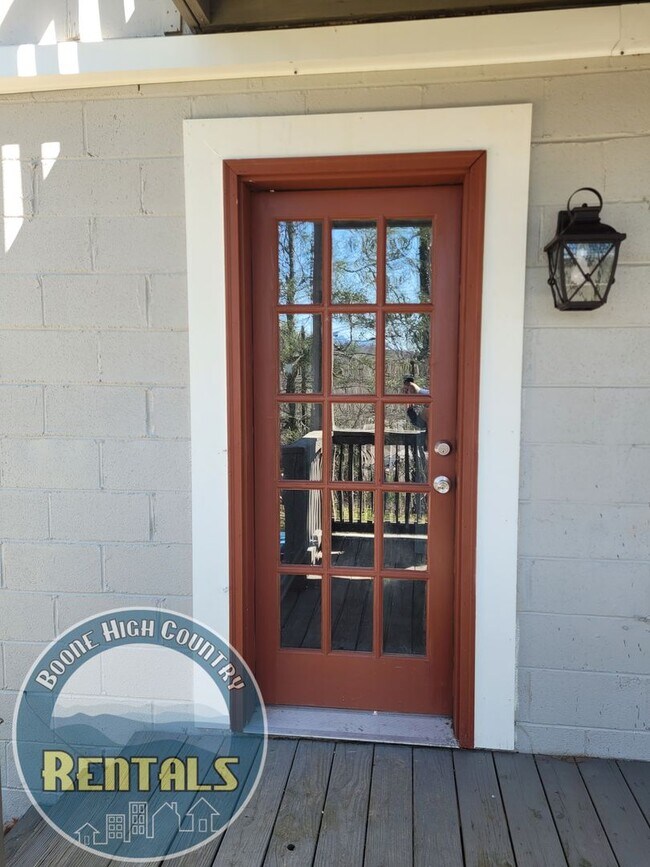 Foto del edificio - 199 N White Pine St