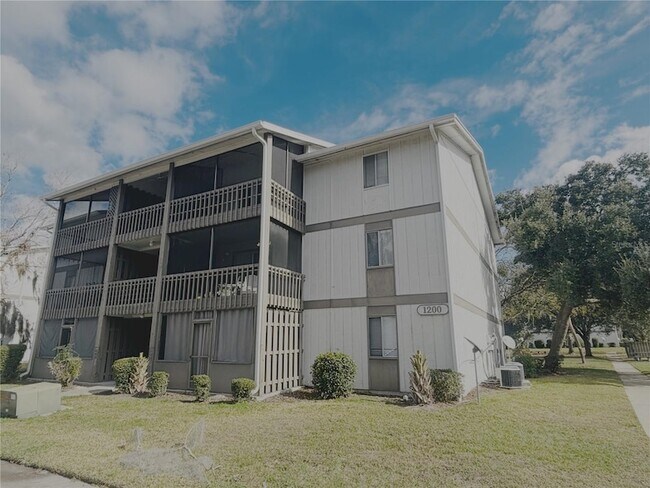 Foto del edificio - 6519 W Newberry Rd