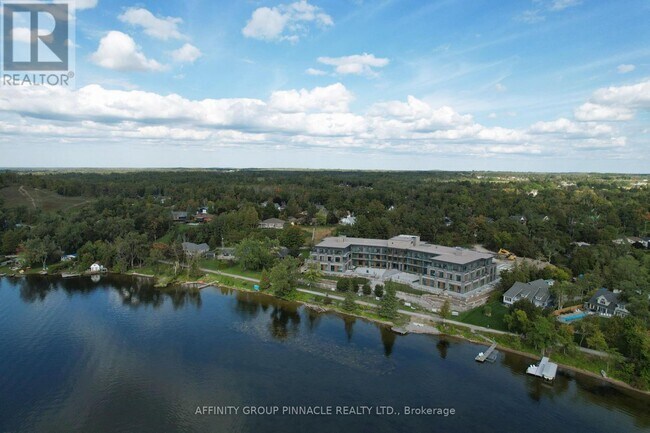 Building Photo - 99 Louisa St