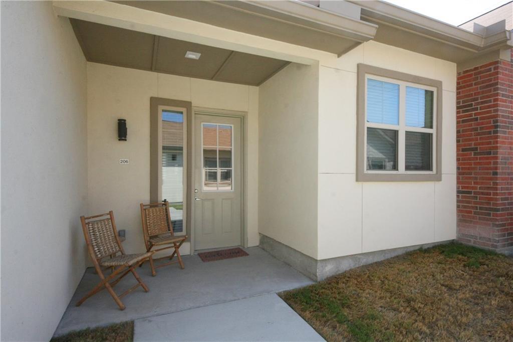 Primary Photo - 2400 Louis Henna Blvd