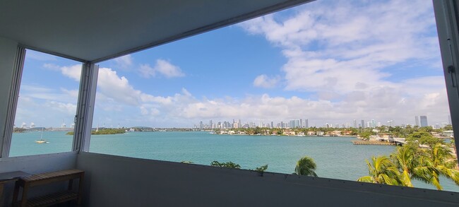 West facing view of downtown Miami. - 3 Island Ave