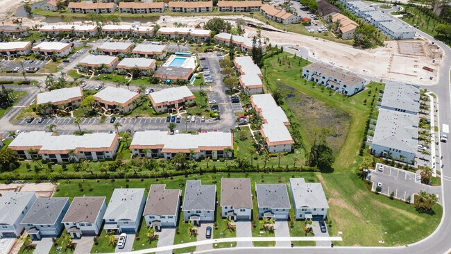 Foto del edificio - 7292 Lenora Ln