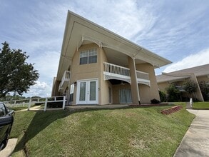 Building Photo - 109 Tops L Dr