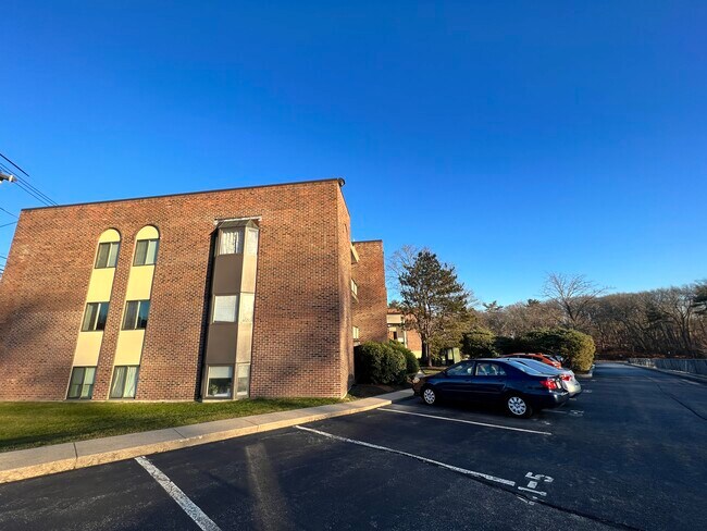 Building Photo - 41 Angleside Rd
