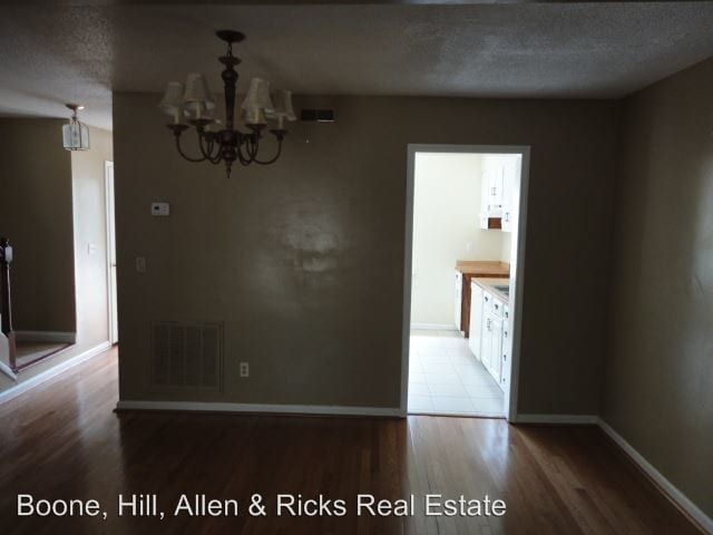 Building Photo - 2 br, 2.5 bath House - 1304 Fairway Terrace