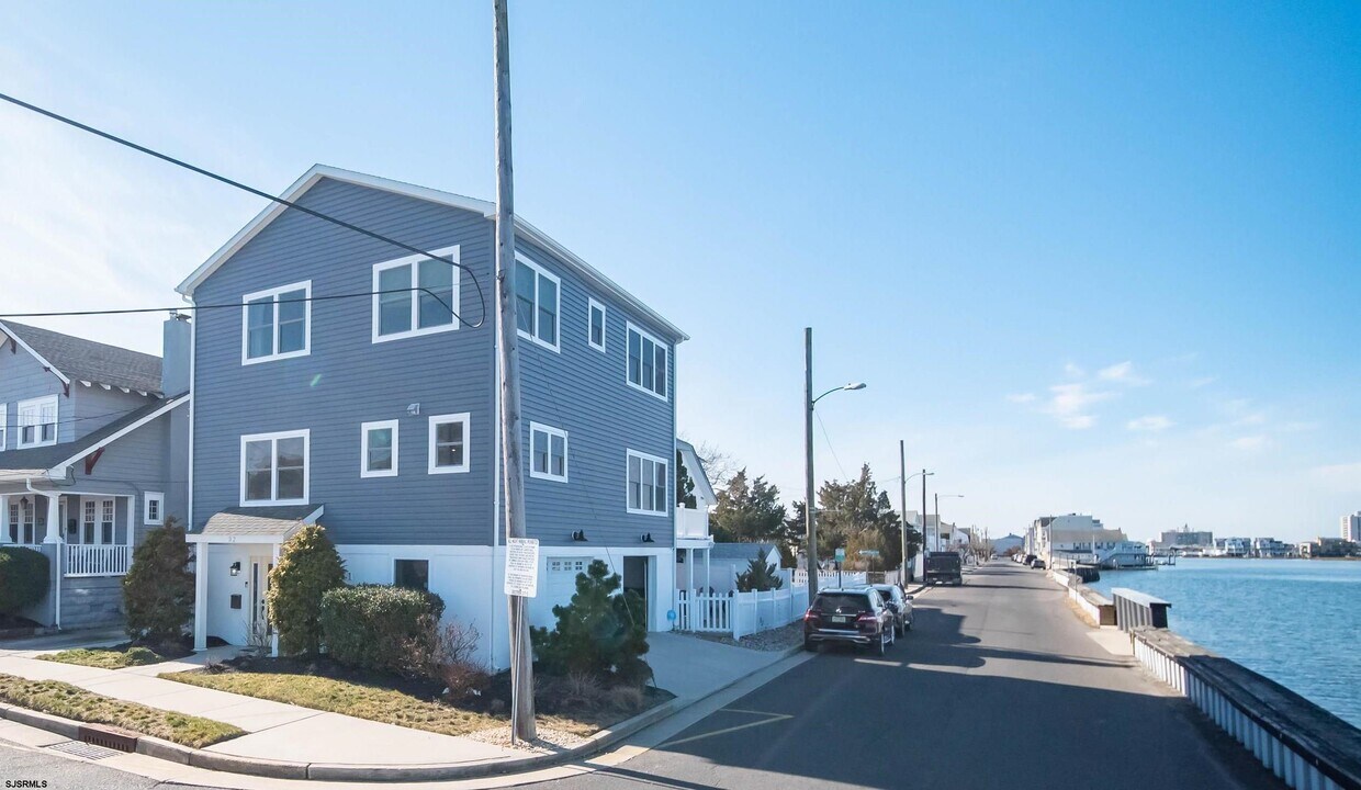 32 N Jackson Ave, Ventnor, NJ 08406 House Rental in Ventnor, NJ