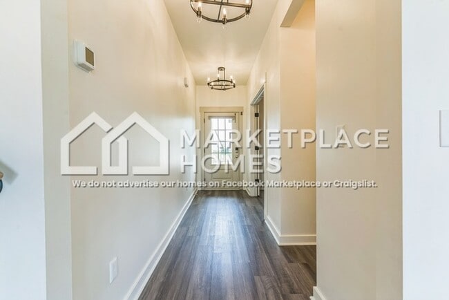 Building Photo - 318 Whisper Wood Wy