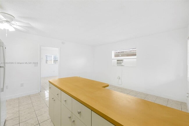 Foto del edificio - 7155 W 14th Ct