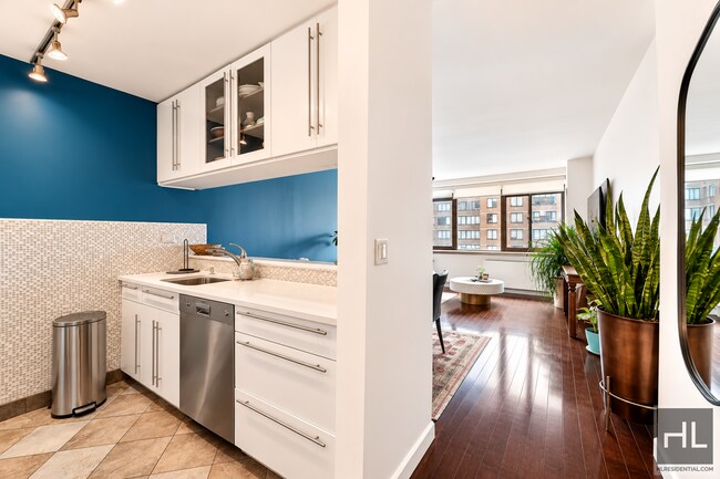 Building Photo - 157 EAST 32 STREET