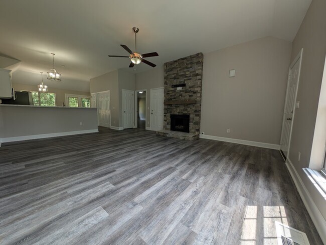 Foto del edificio - 1001 Nighthawk Ln