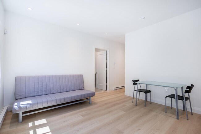 Photo du bâtiment - 3887 W 15th Ave