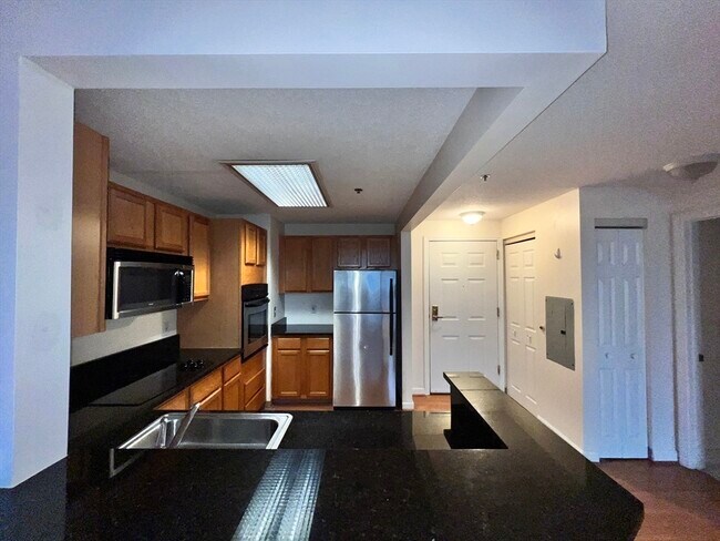 Foto del edificio - 169 Monsignor O'Brien Hwy