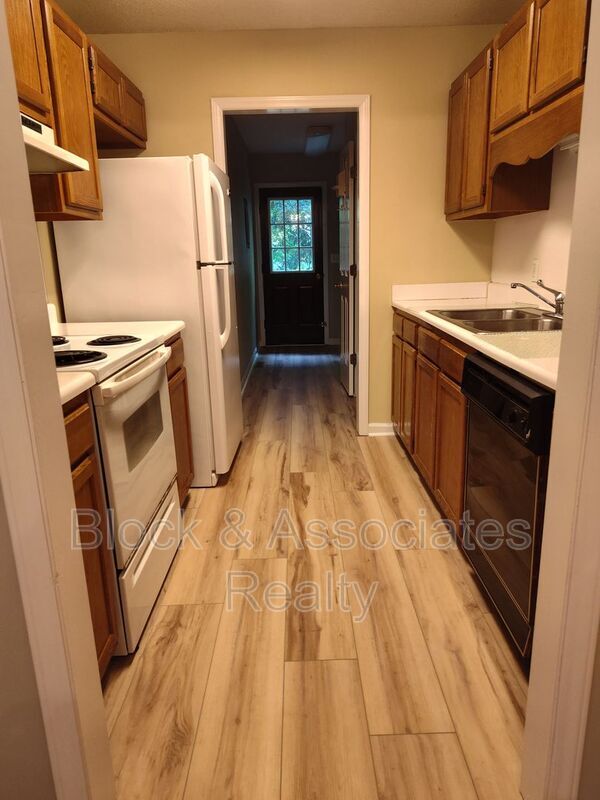 Foto del edificio - 1228 Winslow Ave