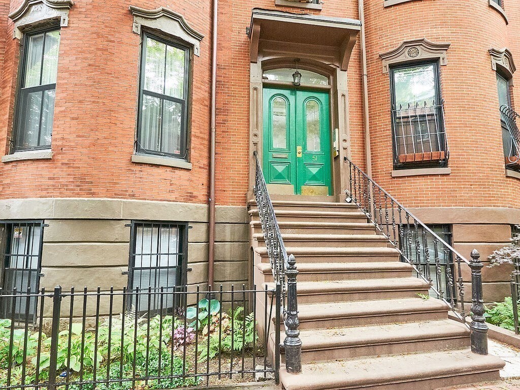 Primary Photo - 51 E Springfield St