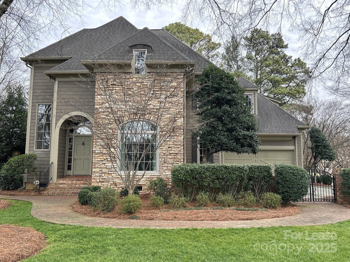 Primary Photo - 2735 Sharon Rd