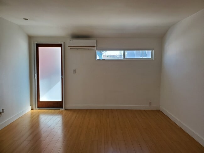 Foto del edificio - 12443 Aneta St