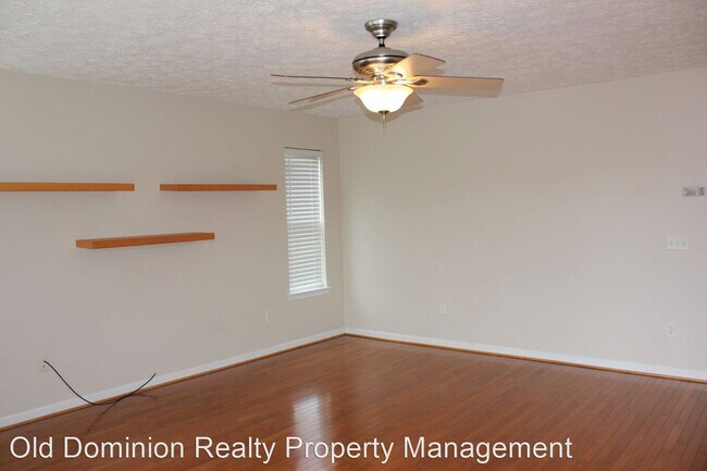 Foto del edificio - 2 br, 2.5 bath House - 1228 Victorian Vill...