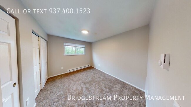 Building Photo - Newly Renovated 2 Bed 1 Bath Apartment In ...