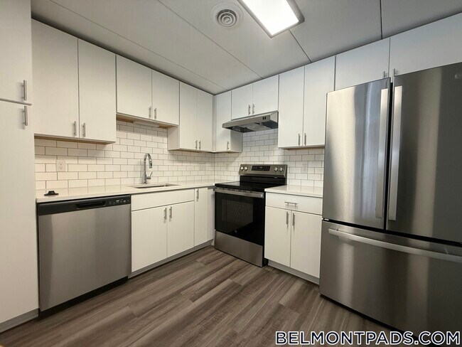 Building Photo - 49 Hill Rd