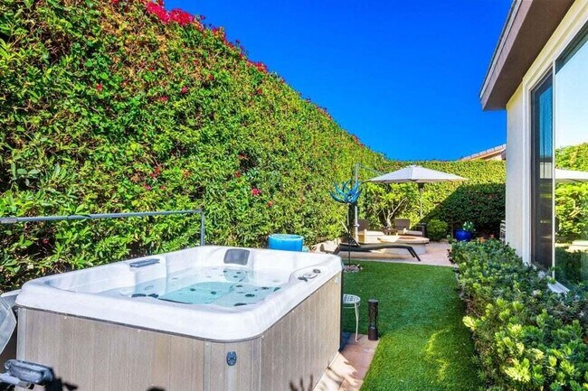 Foto del edificio - 51287 Longmeadow St