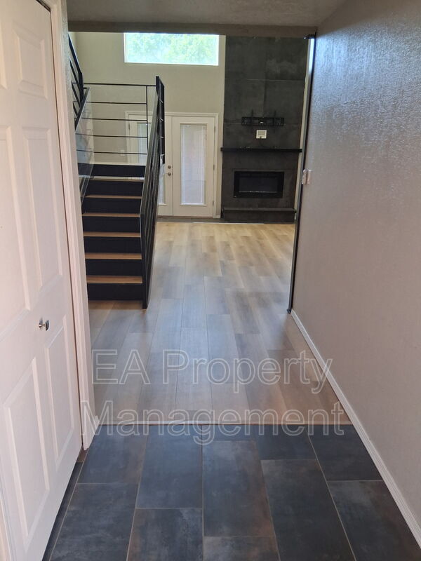 Foto del edificio - 10354 Hendrix Rd NE