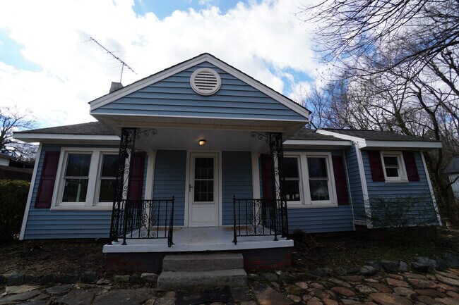 Foto del edificio - 2840 Cardinal Ln