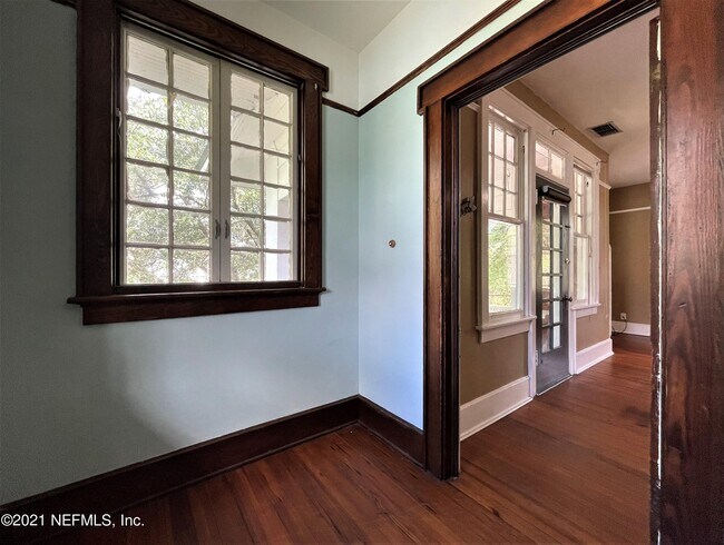 Foto del edificio - 148 W 6th St