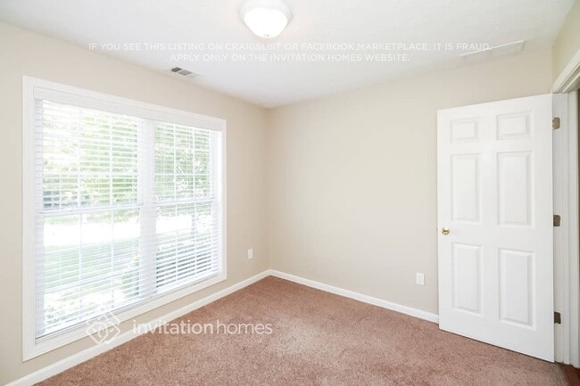 Building Photo - 48 Fenwick Ct