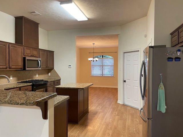 Building Photo - 904 Barchetta Dr