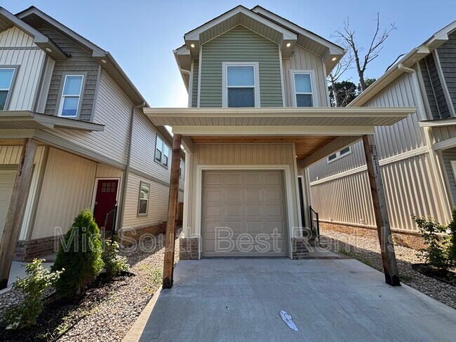 Building Photo - 211 N Madison St