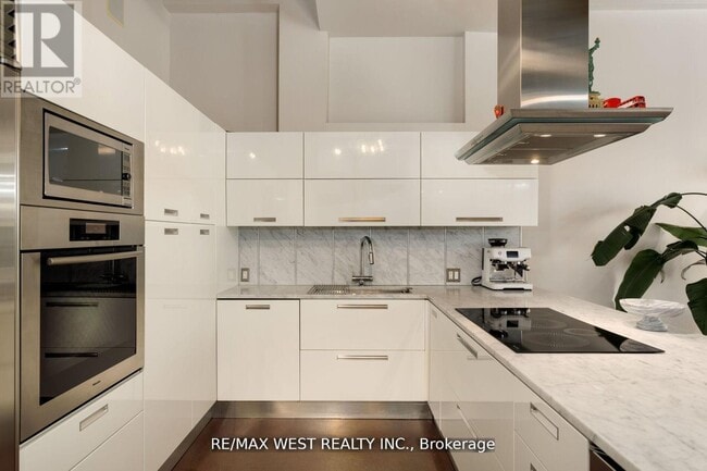 Building Photo - 43 Hanna Ave