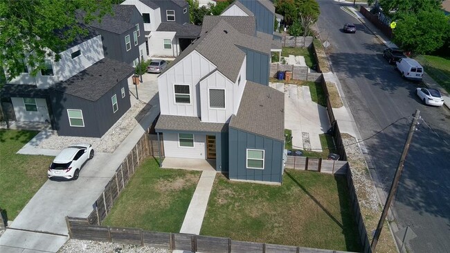 Foto del edificio - 7601 Carver Ave