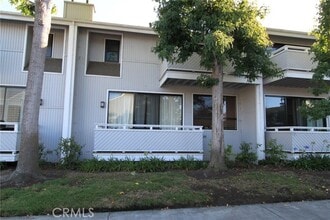 Building Photo - 25 Escapade Ct