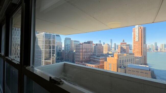 Foto del edificio - 310 Greenwich St