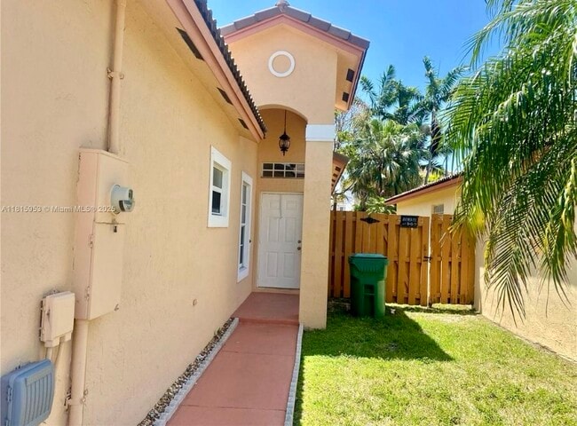 Foto del edificio - 8766 SW 213th Ter