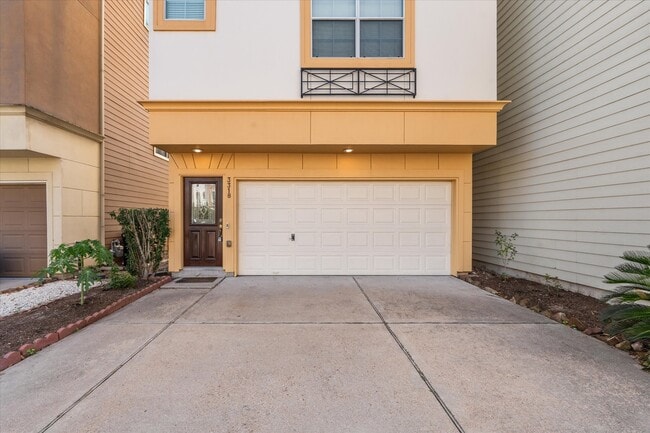 Building Photo - 3318 Clearview Villa Way