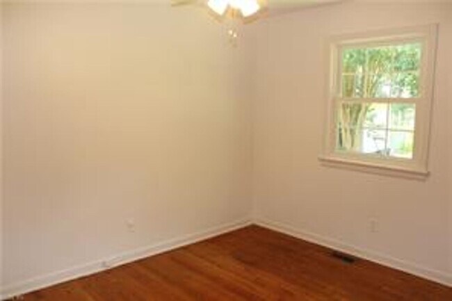 Building Photo - OPEN HOUSE Saturday January 6th 10am - 11a...