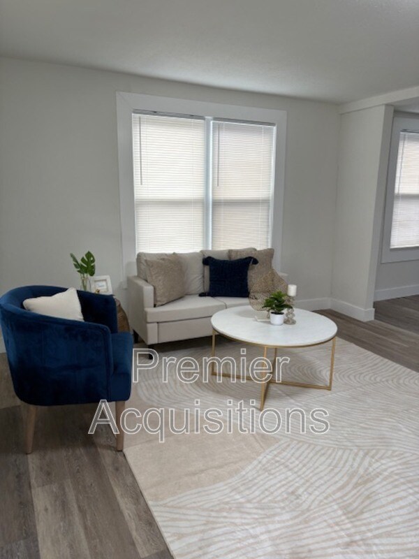 Foto del edificio - 2641 Sidney St