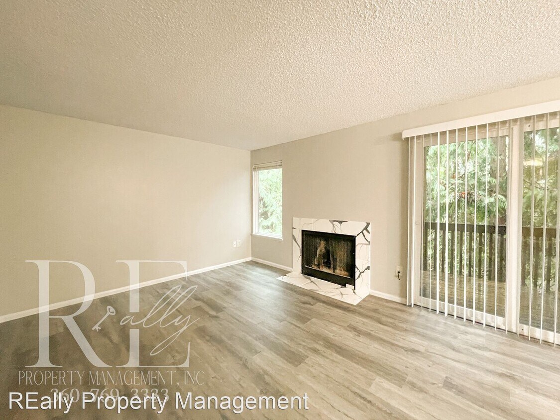 Primary Photo - 2 br, 1 bath House - 2929 SE Mile Hill Dr #A3