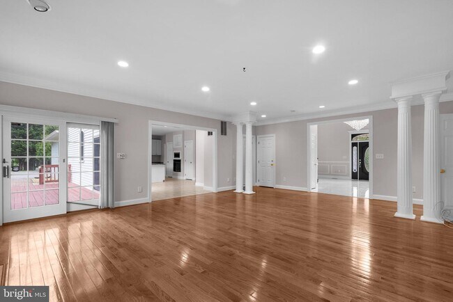 Building Photo - 10400 Boswell Ln
