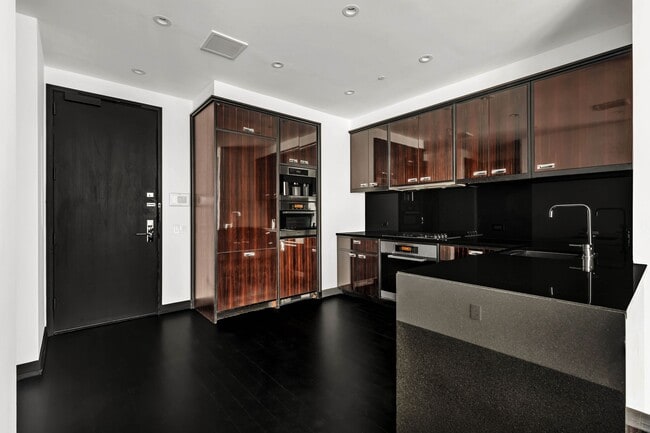 Foto del edificio - 157 W 57th St