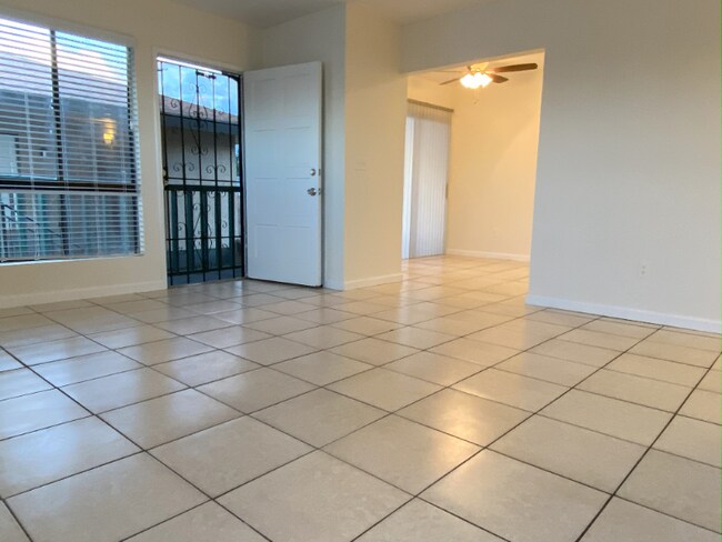 Foto del edificio - 4400 Parkwood Ct