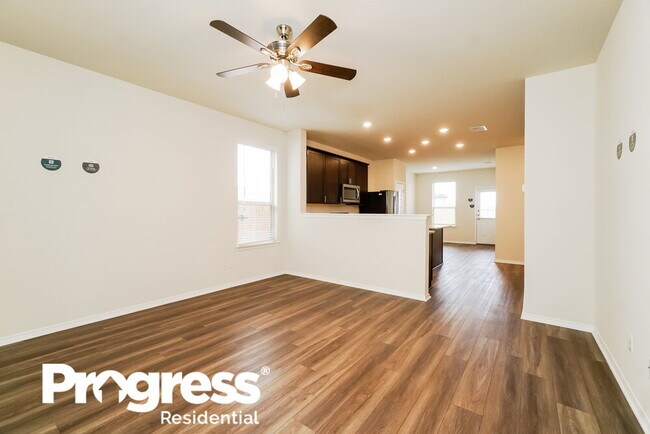 Building Photo - 148 Cobb Br Dr