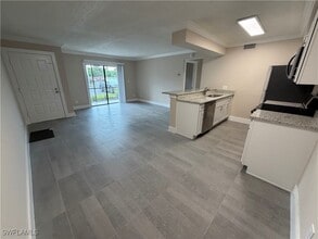 Building Photo - 5317 Summerlin Rd