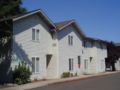 Primary Photo - 90s Townhouse