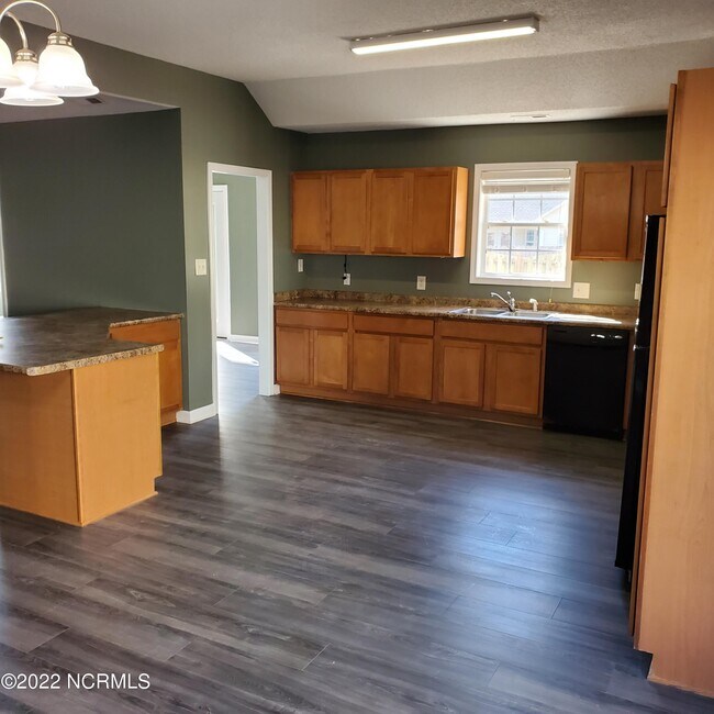 Building Photo - 1114 Huff Dr