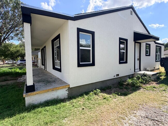 Foto del edificio - 3702 S Harrison St
