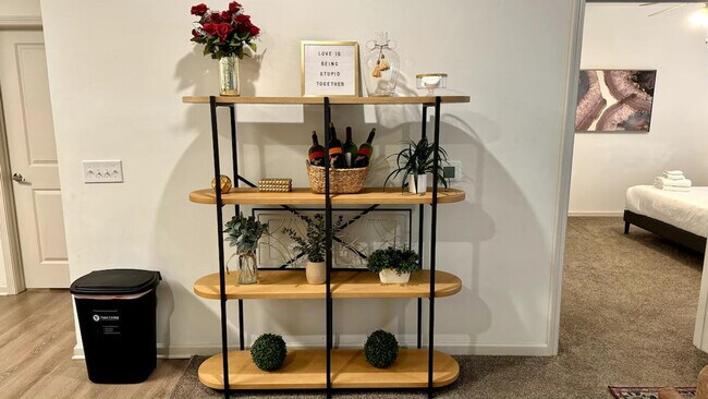 Foto del edificio - 8165 Windsor Hill Blvd