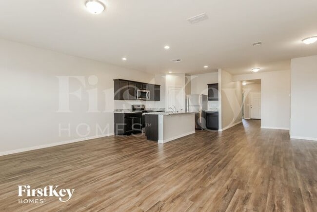 Building Photo - 20037 W Mesquite Dr